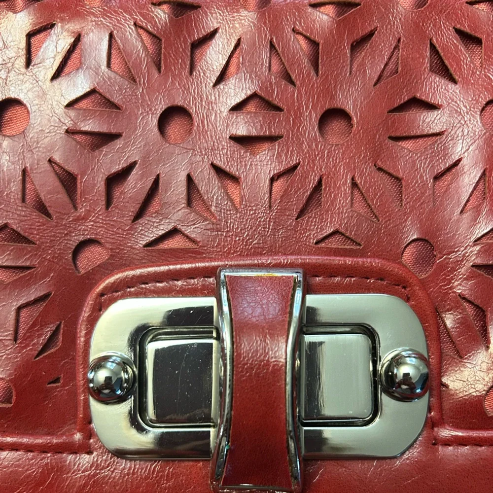 Poppie Jones Vintage Red Faux Leather Clutch with Chain Strap EUC - Picture 7 of 13